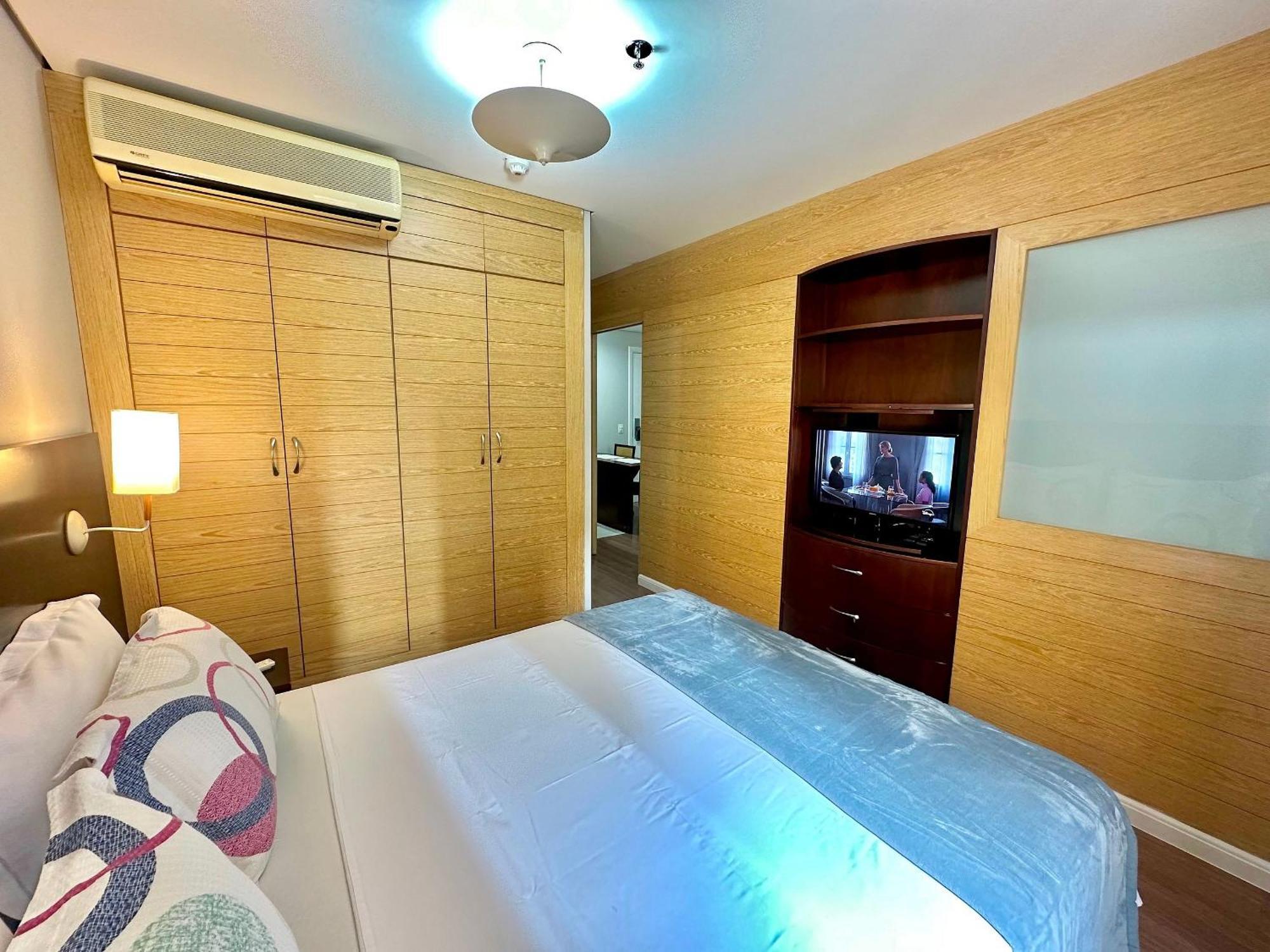 Times Square Jamaris 100 - Uh 211 Hotel *